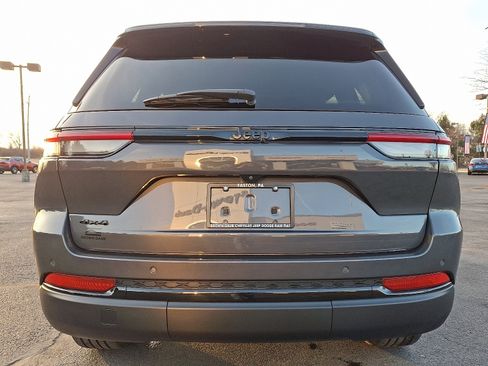 Certified 2023 Jeep Grand Cherokee Altitude image 5