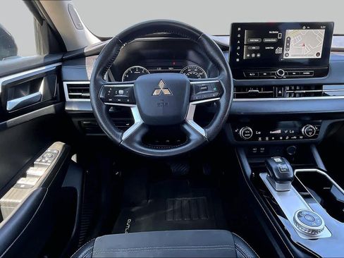 Used 2025 Mitsubishi Outlander SE AWD/4WD image 6