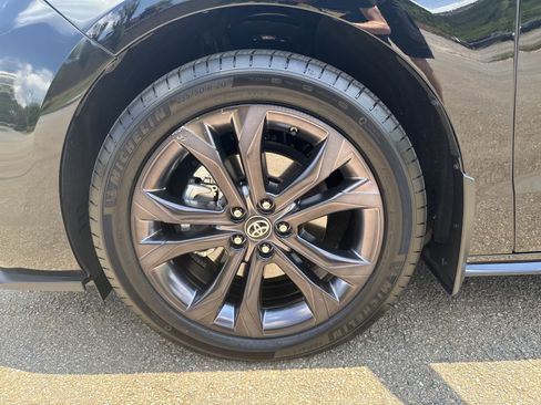 Used 2024 Toyota Sienna XSE image 11