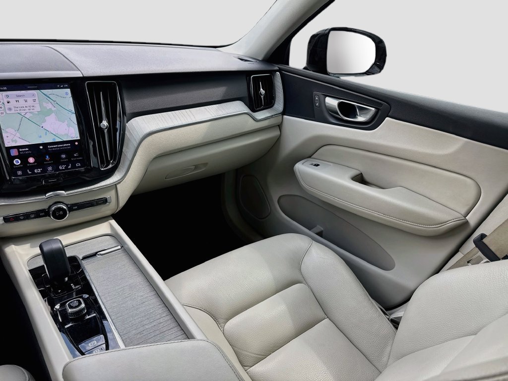 Used 2024 Volvo XC60 B5 Plus w/ Protection Package Premier AWD/4WD image 29
