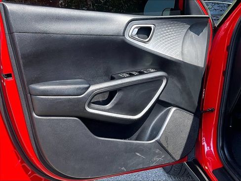 Used 2020 Kia Soul LX FWD image 22