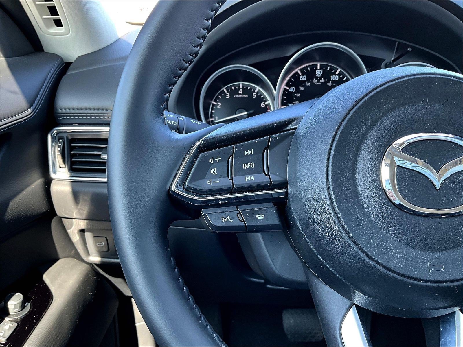 Certified 2025 MAZDA CX-5 AWD 2.5 S w/ Preferred Package image 11