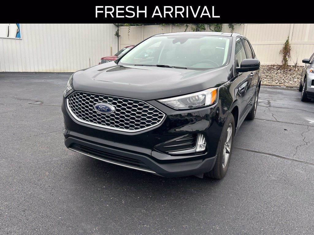 Used 2024 Ford Edge SEL w/ Convenience Package AWD/4WD image 2