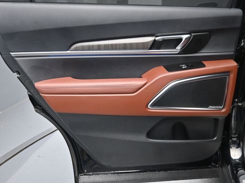 Used 2025 Kia Telluride SX image 23