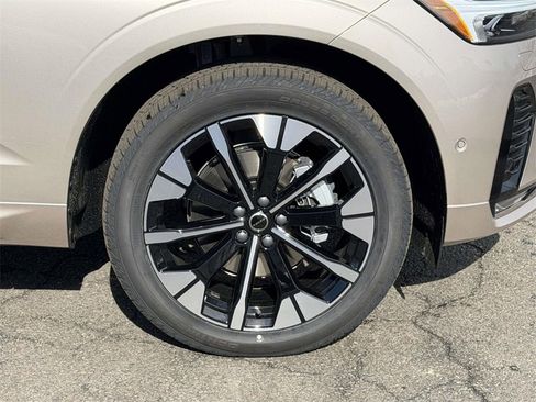 New 2026 Volvo XC60 B5 Plus w/ Climate Package image 24