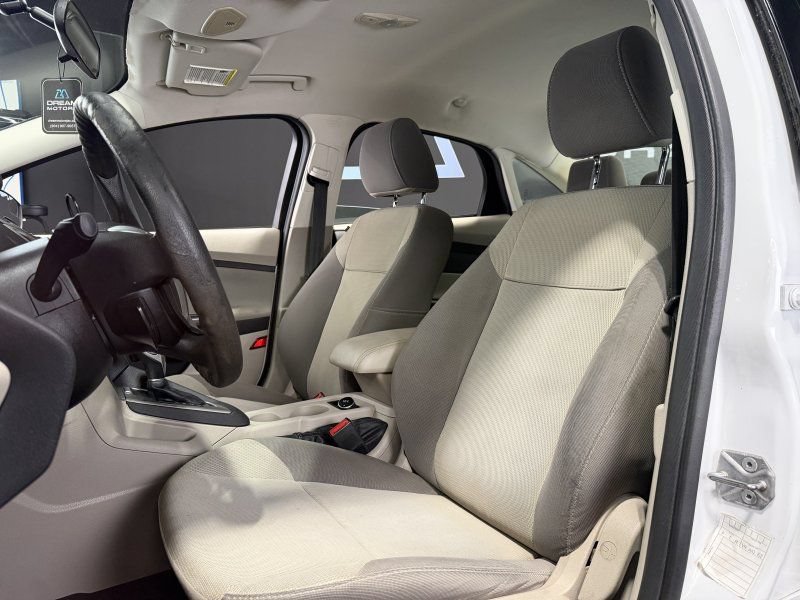 Used 2014 Ford Focus SE FWD image 14