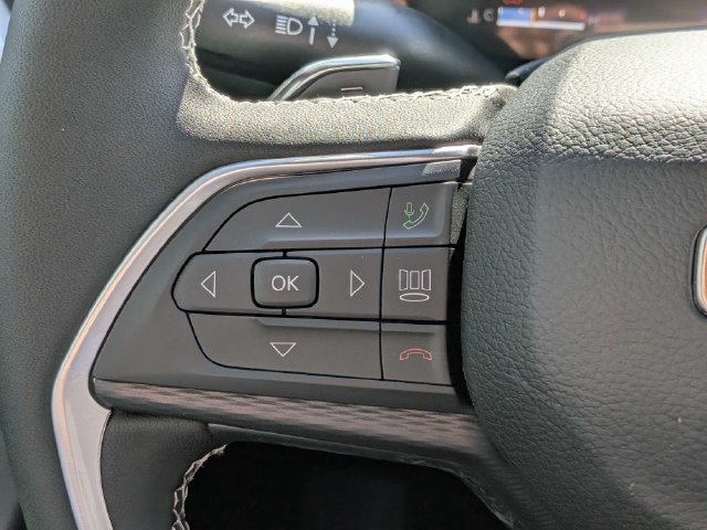 New 2027 Jeep Grand Cherokee Laredo RWD image 25