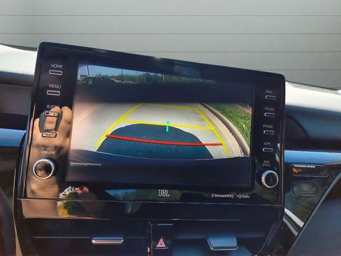 Used 2022 Toyota Camry XLE image 22