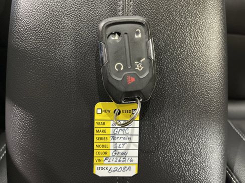 Used 2023 GMC Terrain SLT w/ Elevation Edition image 26