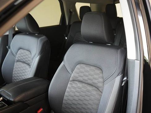 Used 2024 Nissan Pathfinder SV image 15