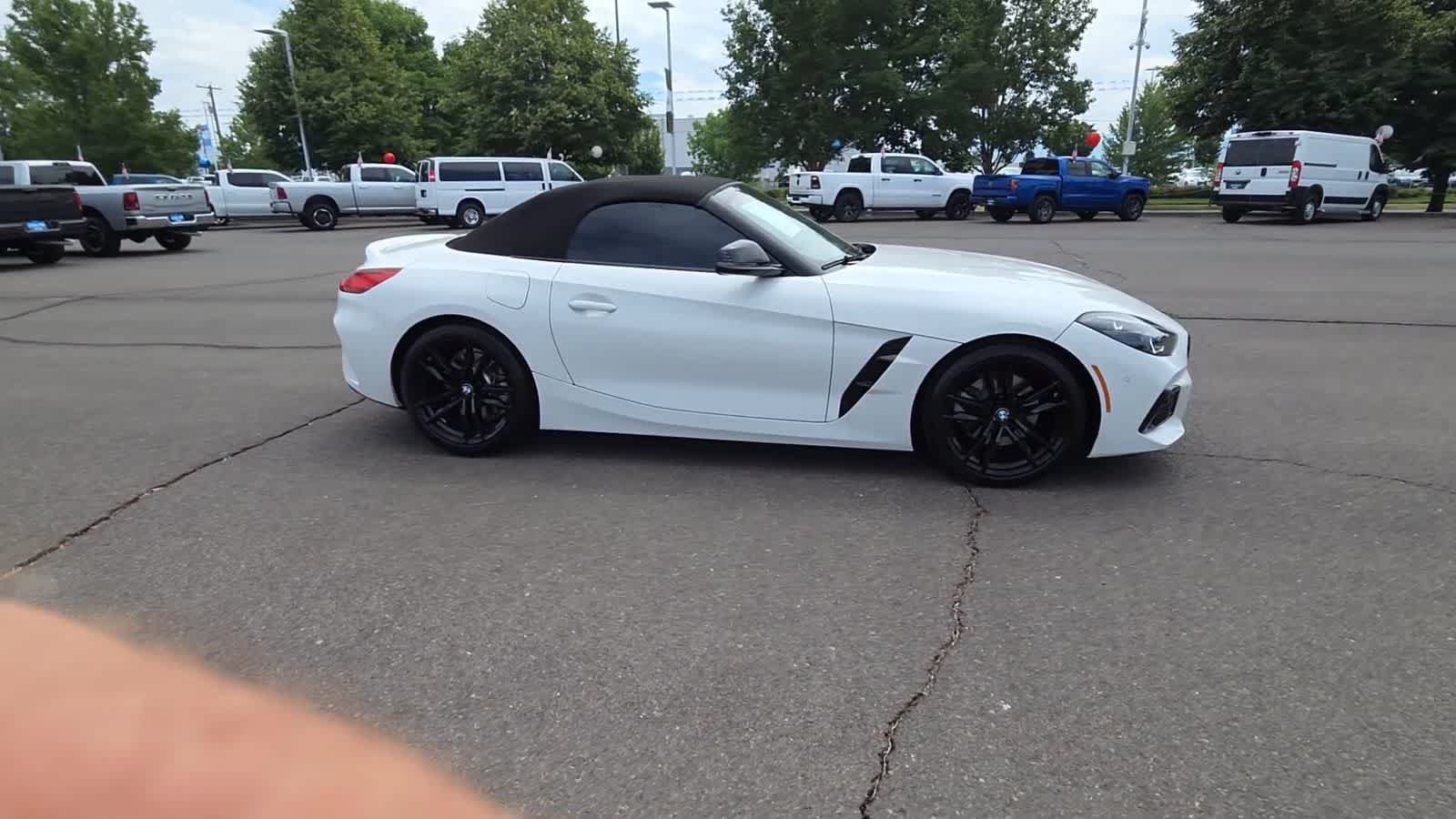 Used 2026 BMW Z4 sDrive30i RWD image 9