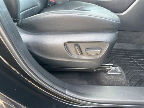 Used 2023 Toyota Highlander L image 29