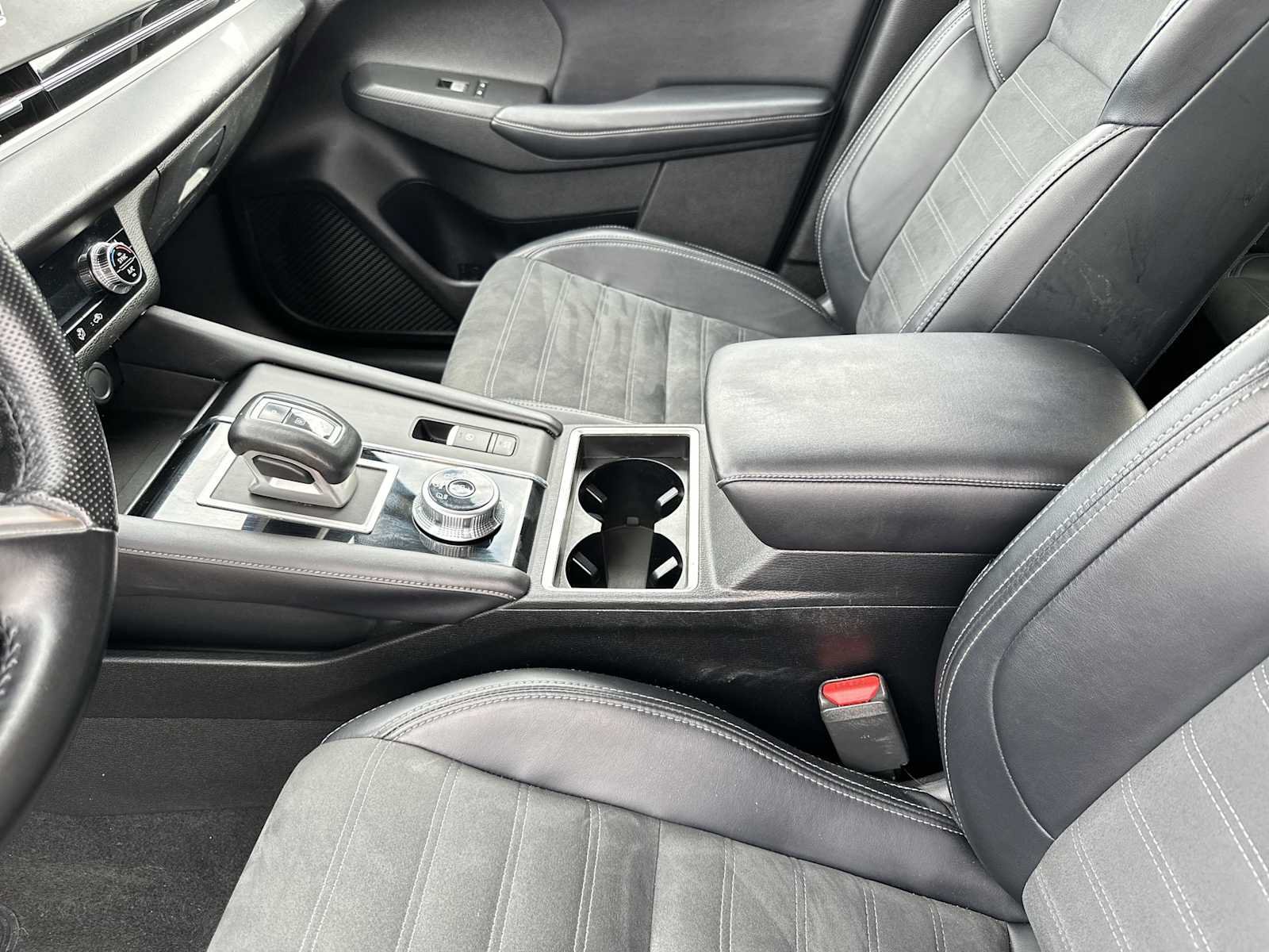 Used 2024 Mitsubishi Outlander SE FWD image 1