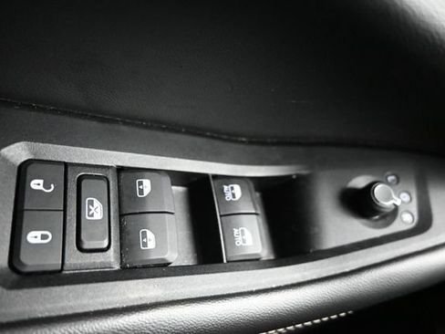 Used 2023 Jeep Grand Cherokee Altitude RWD image 25