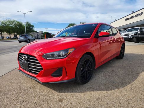 Used 2019 Hyundai Veloster 2.0 FWD image 1