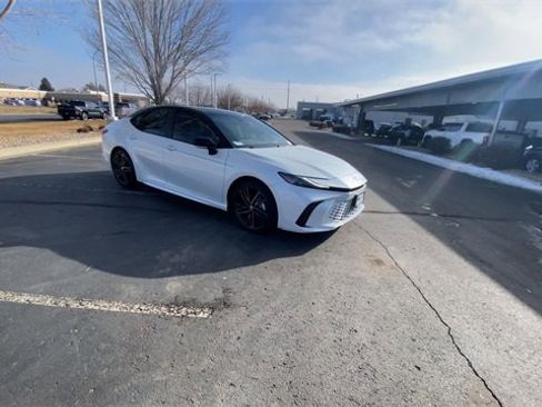 Used 2025 Toyota Camry XSE image 9