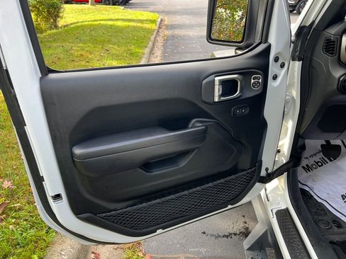 Used 2020 Jeep Wrangler Unlimited Sport image 10