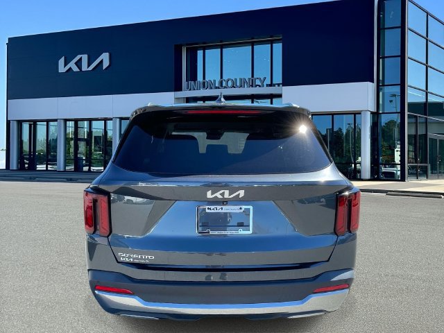 Certified 2024 Kia Sorento S FWD image 5