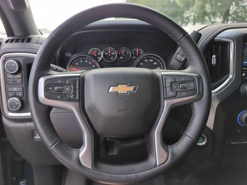 Used 2022 Chevrolet Silverado 1500 LT w/ Z71 Off-Road Package AWD/4WD image 27