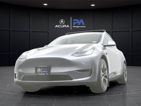 Used 2025 Tesla Model Y Long Range AWD/4WD image 28
