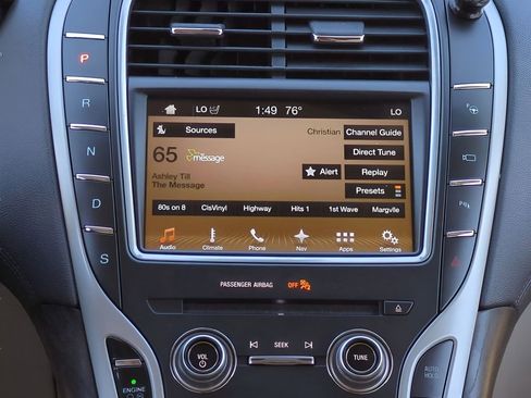 Used 2017 Lincoln MKX Reserve w/ Driver Assistance Package image 17