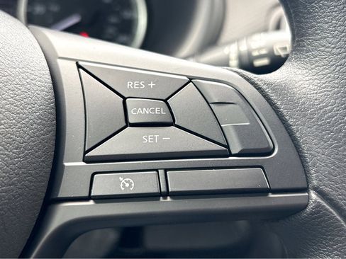 New 2025 Nissan Kicks Play S image 17