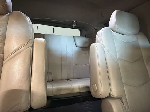 Used 2019 Cadillac Escalade Luxury AWD/4WD image 15