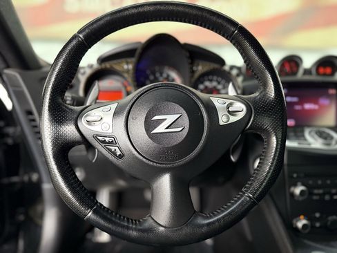 Used 2017 Nissan 370Z w/ Sport Package image 23