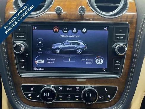 Used 2018 Bentley Bentayga AWD/4WD image 24