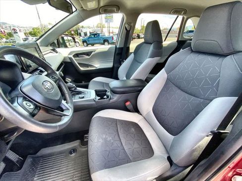 Certified 2020 Toyota RAV4 XLE w/ XLE Grade Weather Package AWD/4WD image 11