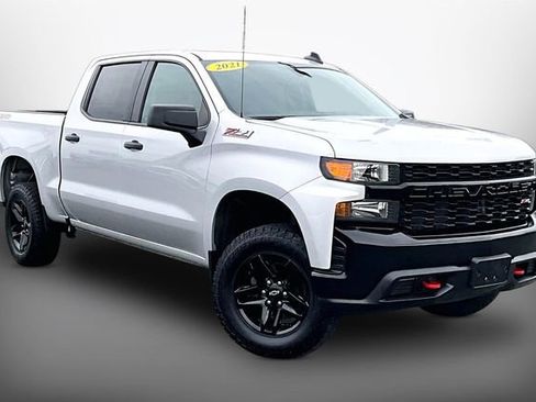 Used 2021 Chevrolet Silverado 1500 Custom Trail Boss w/ LPO, Dark Essentials Package AWD/4WD image 10