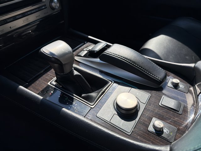Used 2013 Lexus LS 460 L w/ All-Weather Pkg RWD image 17