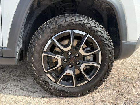 Used 2025 Jeep Compass Trailhawk image 29