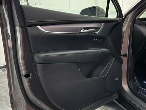 Used 2018 Cadillac XT5 Luxury image 17