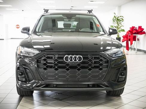 Used 2023 Audi Q5 e Prestige w/ Prestige Package image 4