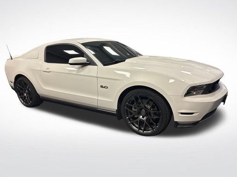 Used 2011 Ford Mustang GT Premium w/ Security Pkg RWD image 7