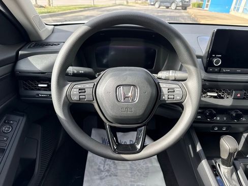 Certified 2025 Honda Accord SE image 19