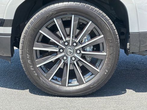Used 2024 Lexus GX 550 w/ Accessory Package (2T) AWD/4WD image 35