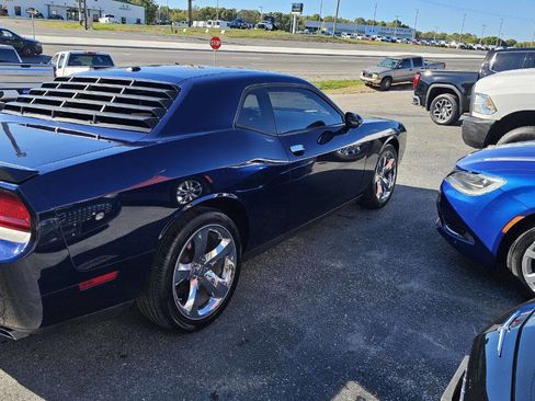 Used 2013 Dodge Challenger SXT Plus image 5