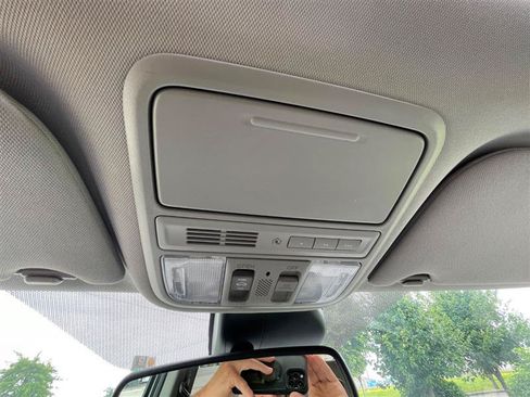 Used 2015 Honda Odyssey EX-L image 25