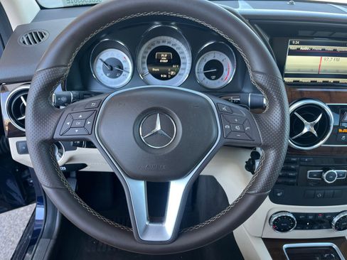 Used 2015 Mercedes-Benz GLK 250 BlueTEC 4MATIC image 9