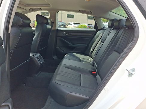 Used 2021 Honda Accord EX-L image 10