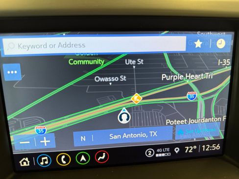 Used 2023 GMC Acadia SLT w/ Technology Package image 15