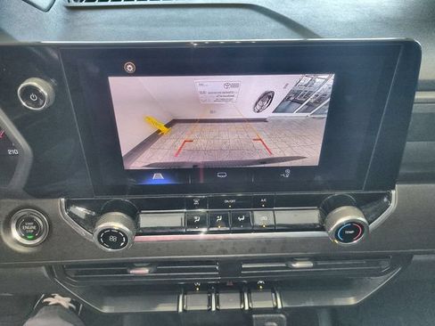 Used 2024 Chevrolet Colorado W/T RWD image 17
