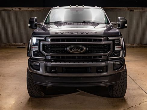 Used 2020 Ford F250 Lariat image 2