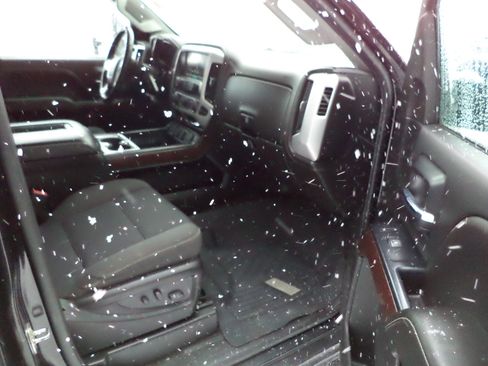 Used 2018 GMC Sierra 2500 SLE w/ HD SLE Preferred Plus Package image 8