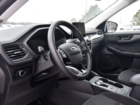 Used 2023 Ford Escape Active image 11