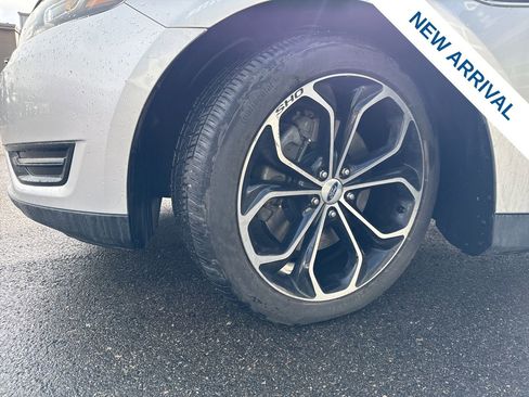 Used 2019 Ford Taurus SHO image 27