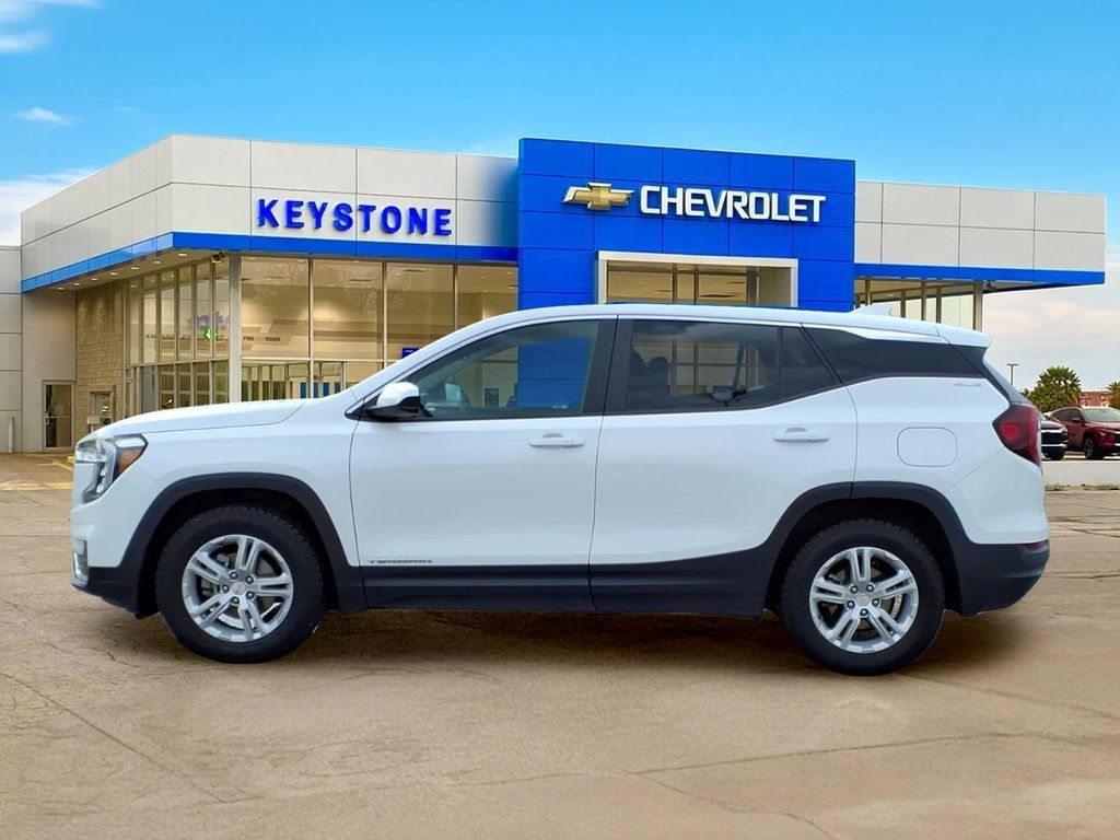 Used 2024 GMC Terrain SLE FWD image 4