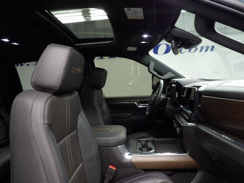 Used 2024 Chevrolet Silverado 2500 High Country image 35